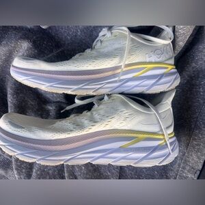 Hoka Clifton 8 Running Shoes size 8